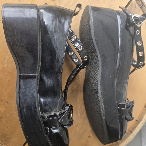 Glossy Black Platform Shoes - Picture 7 of 9